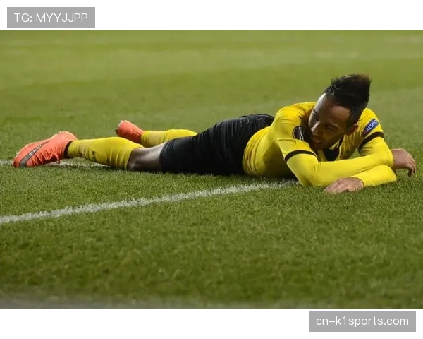 加蓬奥巴梅扬虽球队出局仍展现老将价值