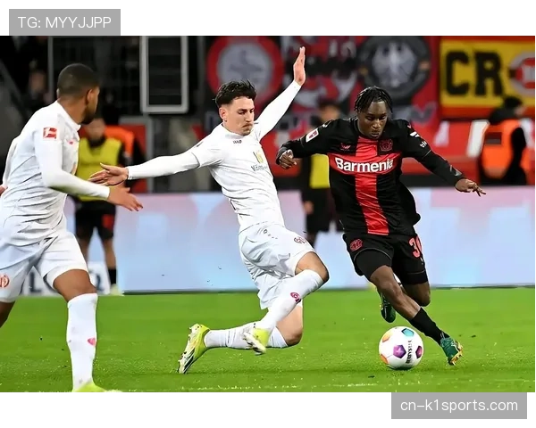 海登海姆低位防守形态，收缩肋部应对拜仁半空间渗透